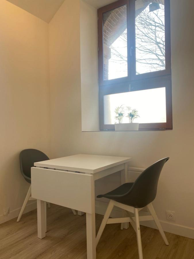 Studio Dans Les Ecuries Du Chateau Bonnelles Eksteriør billede